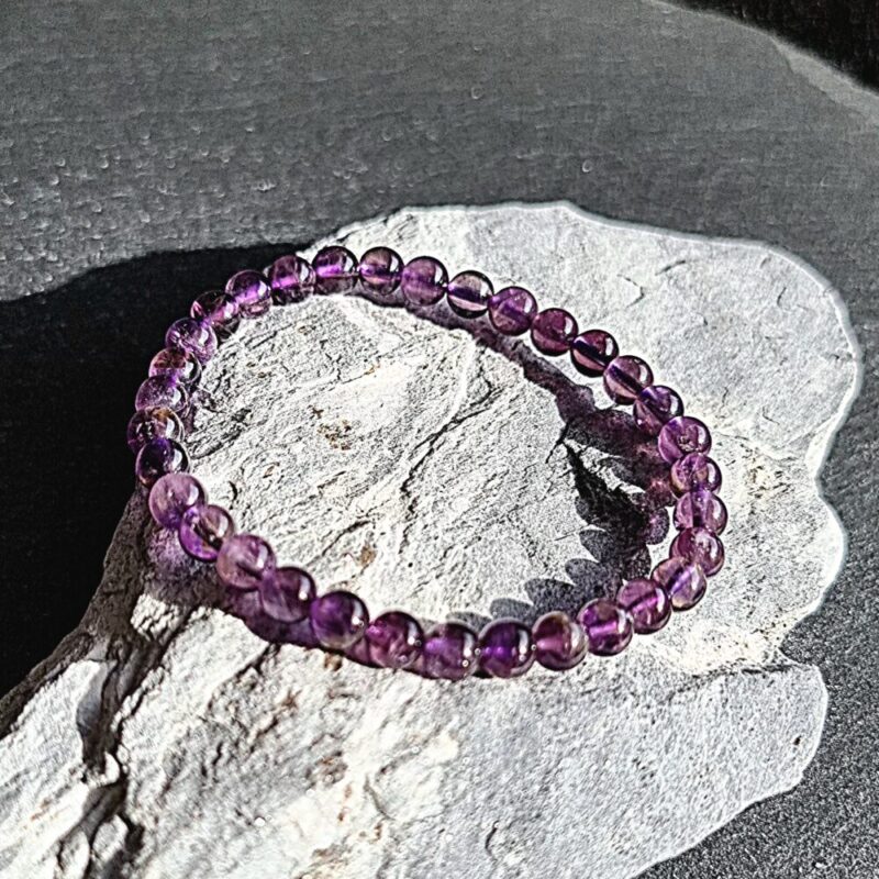 Armband aus glänzendem Amethyst