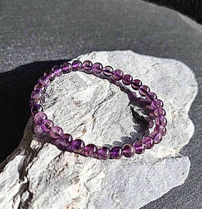 Armband aus glänzendem Amethyst