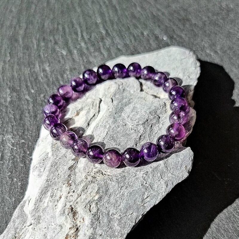 Armband aus glänzendem Amethyst