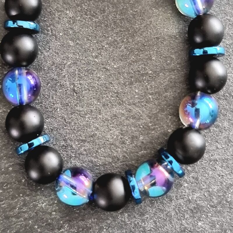 Armband aus mattem Onyx mit glänzendem Aqua Aura und Hämatit