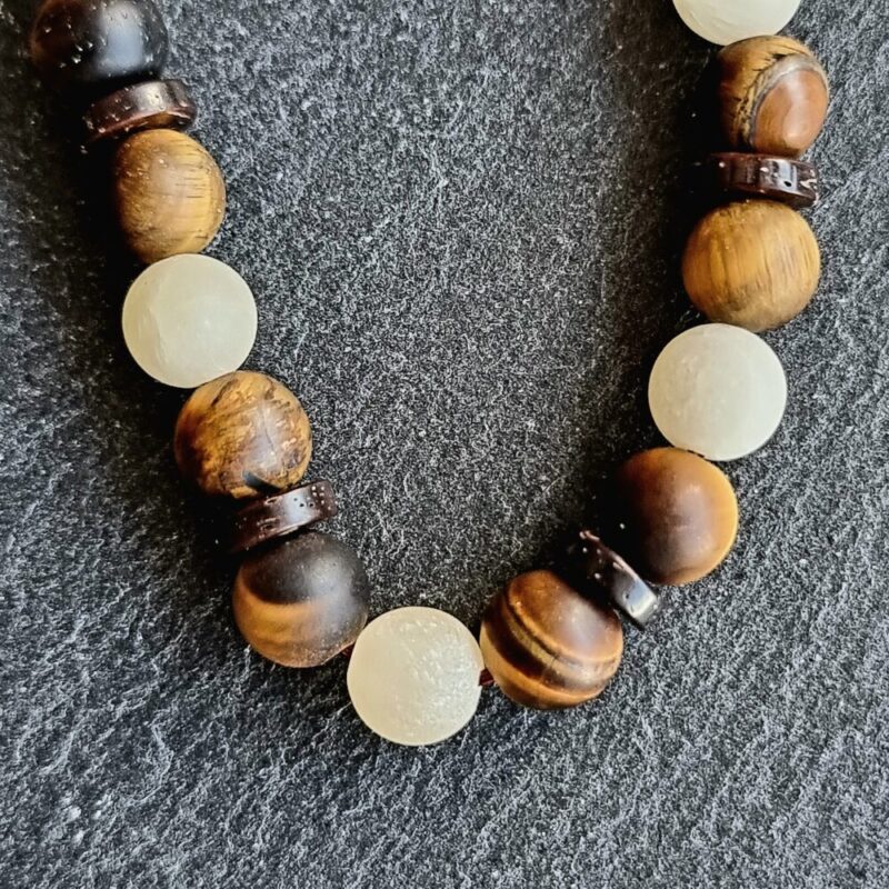 Bracciale di occhio di tigre con calcite e legno di cocco