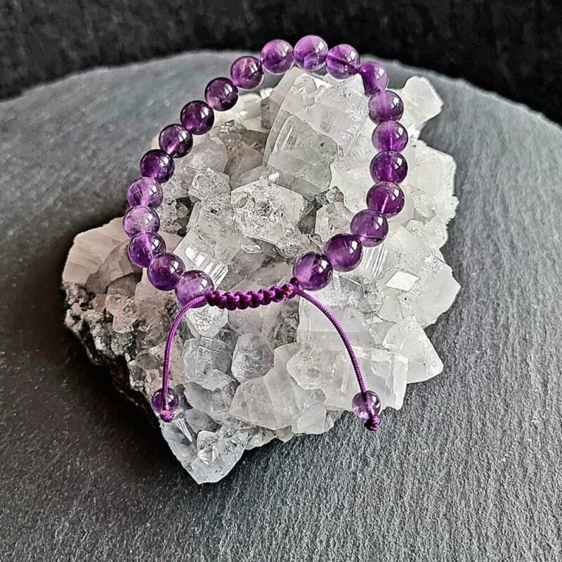 Verstellbares Armband aus glänzendem Amethyst