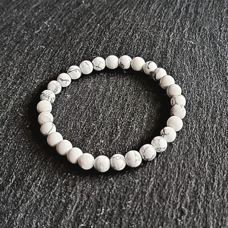 Bracciale in howlite opaca