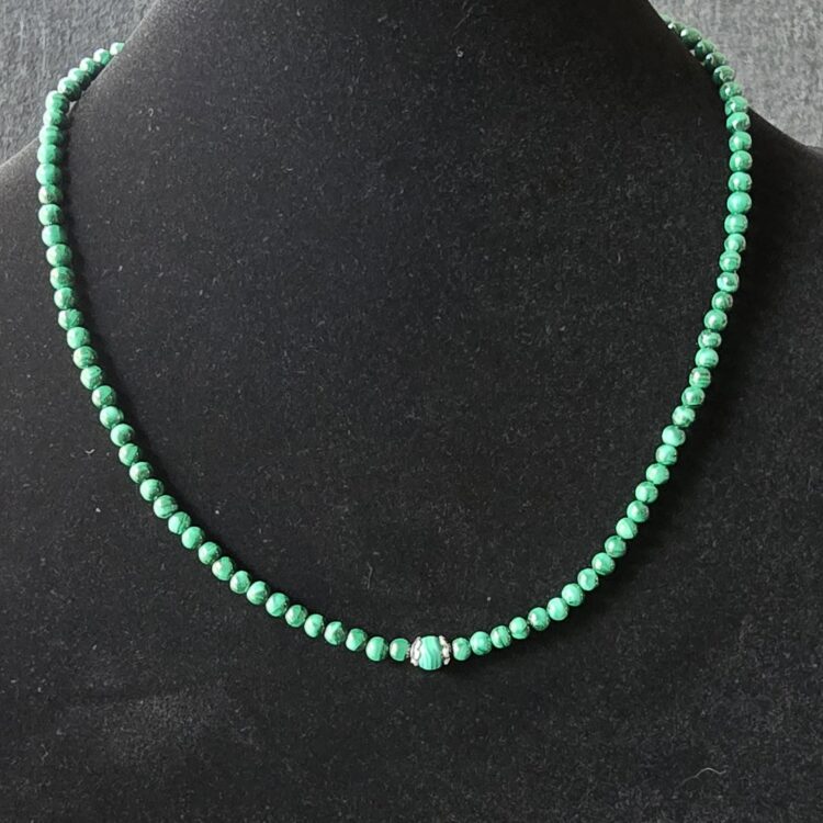 Collana in malachite brillante con chiusura 925